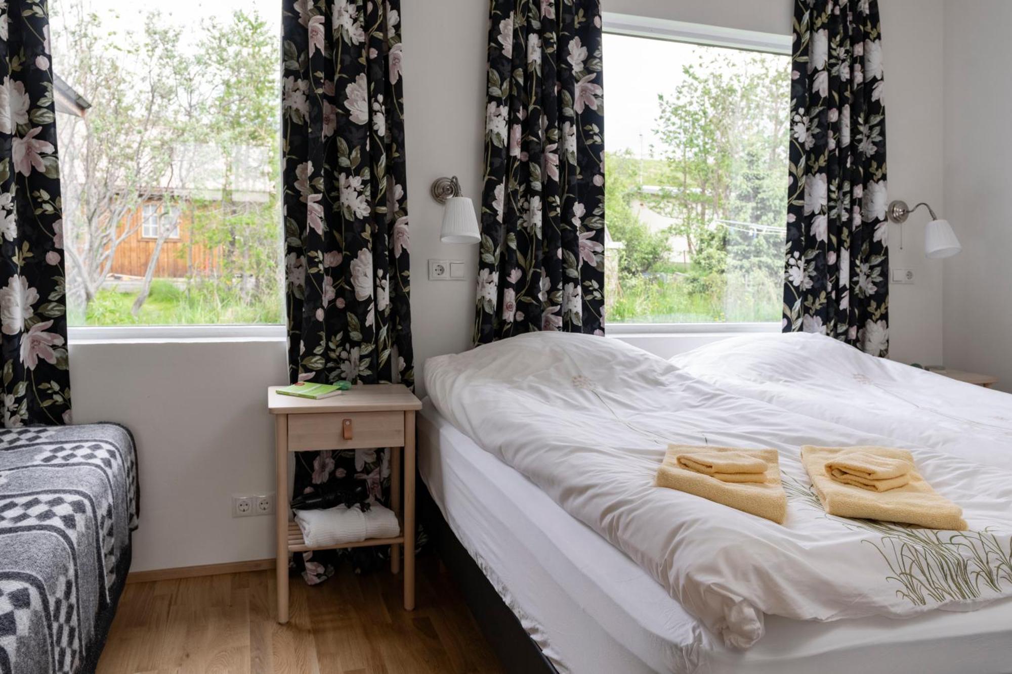 Tunfifill Guesthouse - Free Hot Tub And Sauna, Cozy And Quiet Hvammstangi Exterior photo